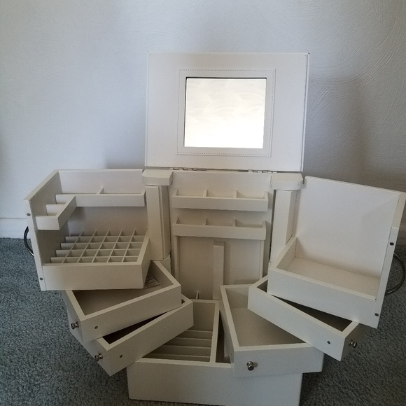 Make-up case - Picture 2 of 3